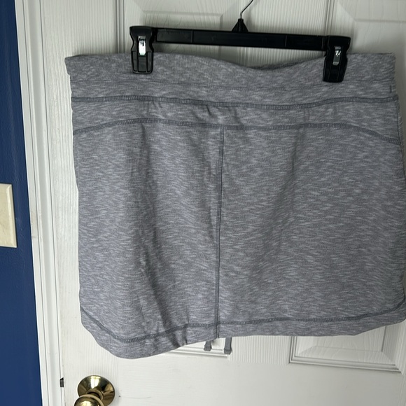 Athleta XL gray running skirt - Picture 2 of 3